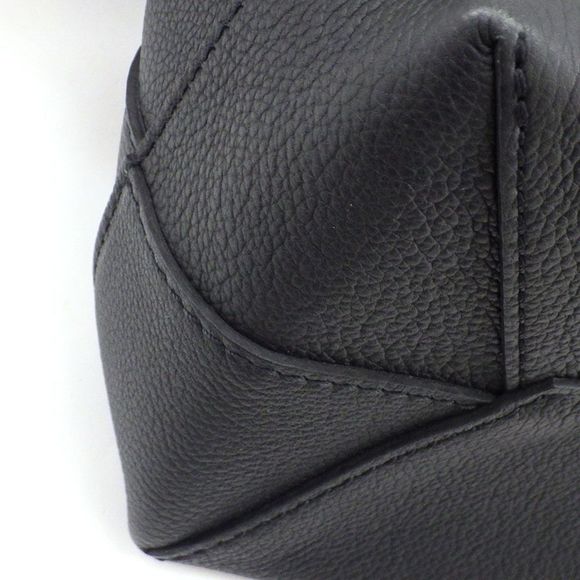 Louis Vuitton LockMe Backpack Taurillon Leather LV Logo Twist Lock Black - Picture 9 of 13